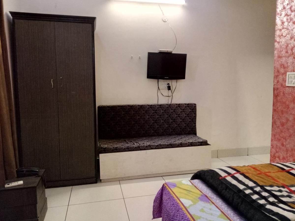 Jhilmil Dhaba Hotel Sonipat Luaran gambar